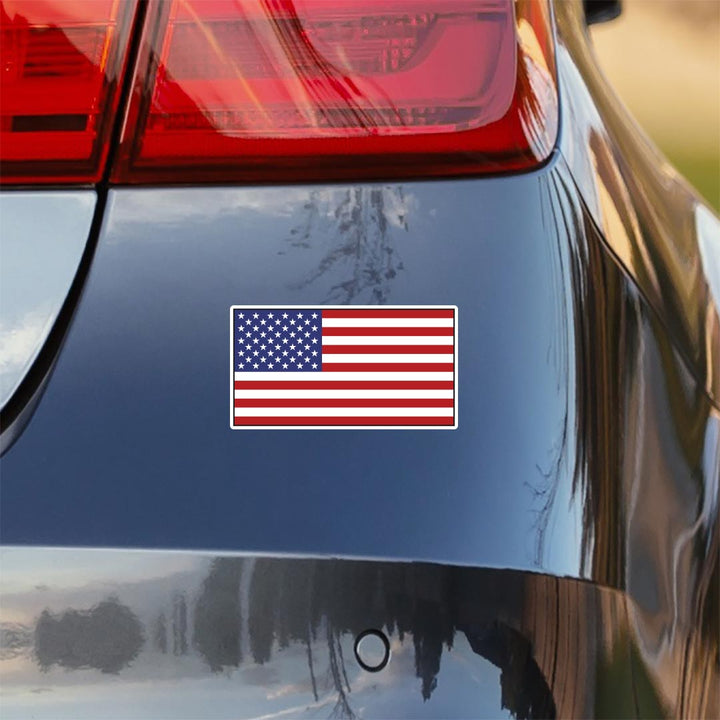 United-States-Flag-on-Car
